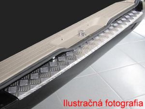 Profilovaná lišta nárazníka - hliník pre VW Multivan, 2015-24 / T6, T6.1, zadné dvere otvárané do strany